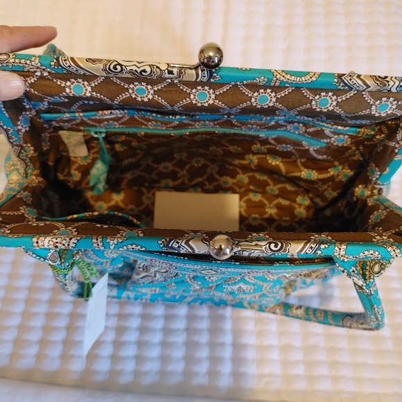 Vera Bradley - Picture 3 of 4
